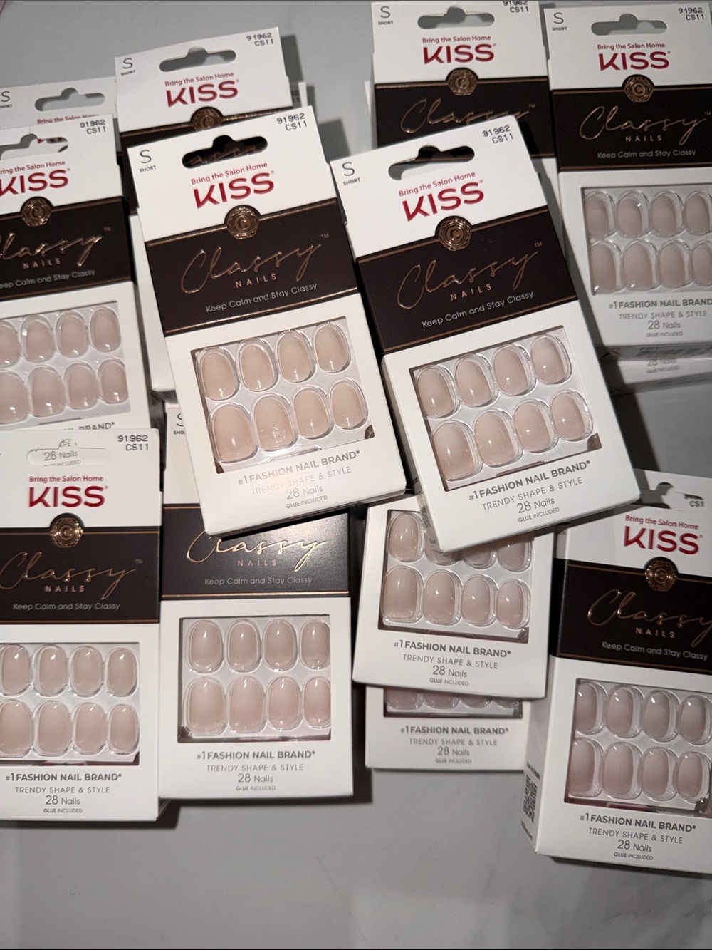 Kiss Classy Nails (Pack of 18)